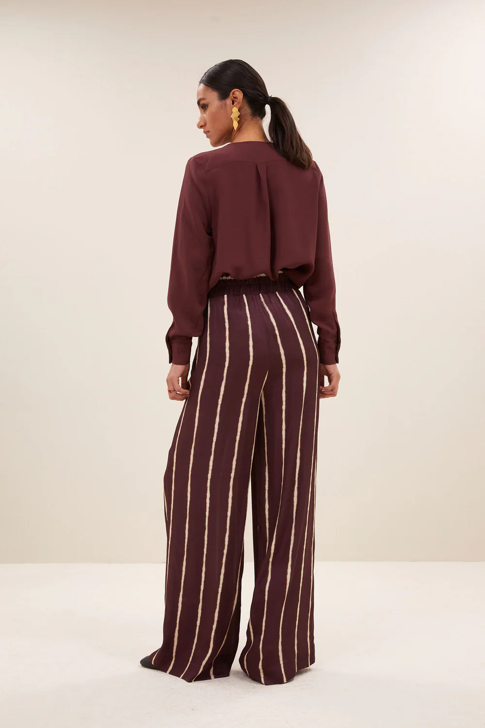 Noi satin stripe blouse Pecan