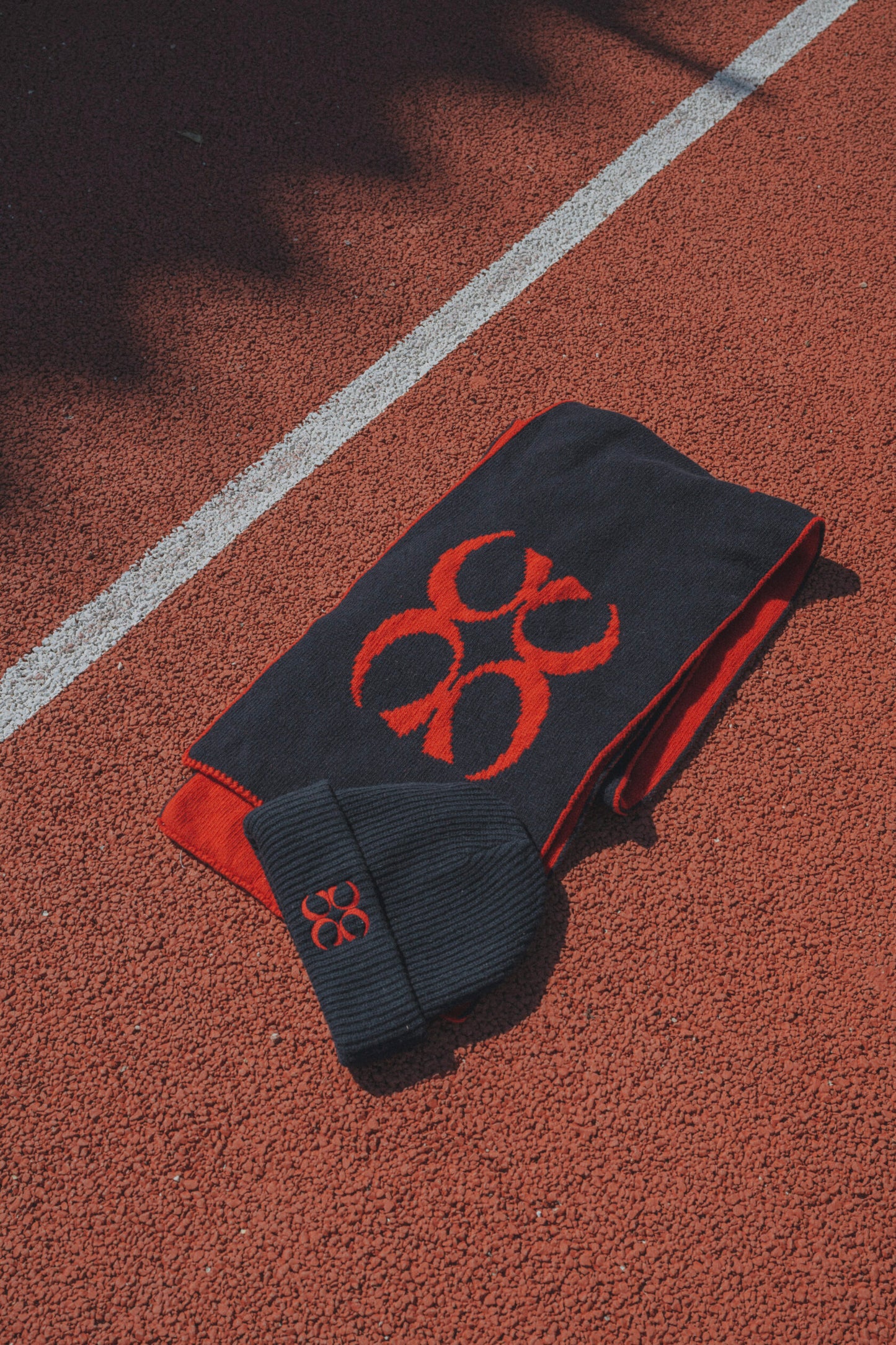 Avocado beanie Red with navy logo