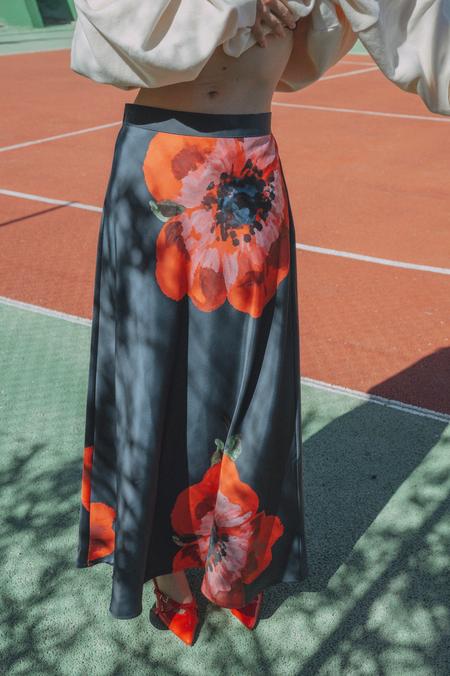 Sunshine skirt Navy with poppy print