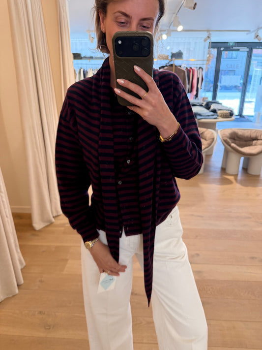 Big Triangle Burgundy Stripes