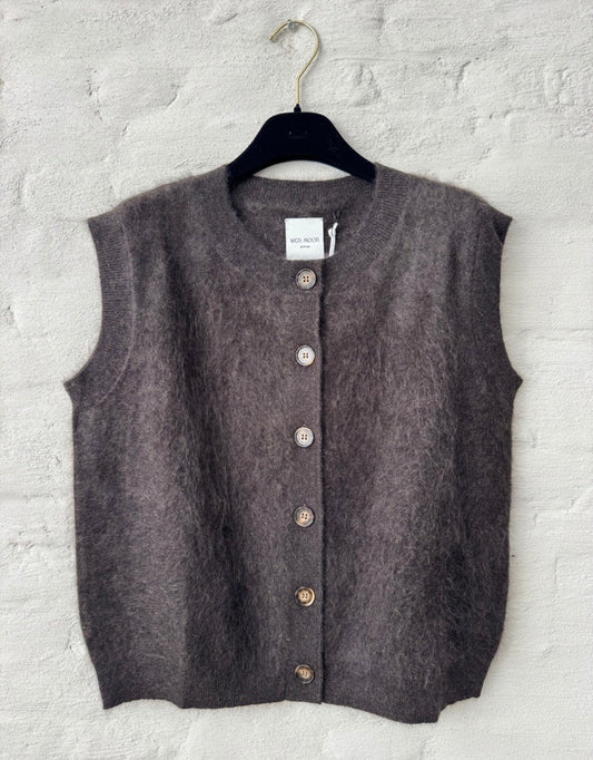 Betty Vest brown