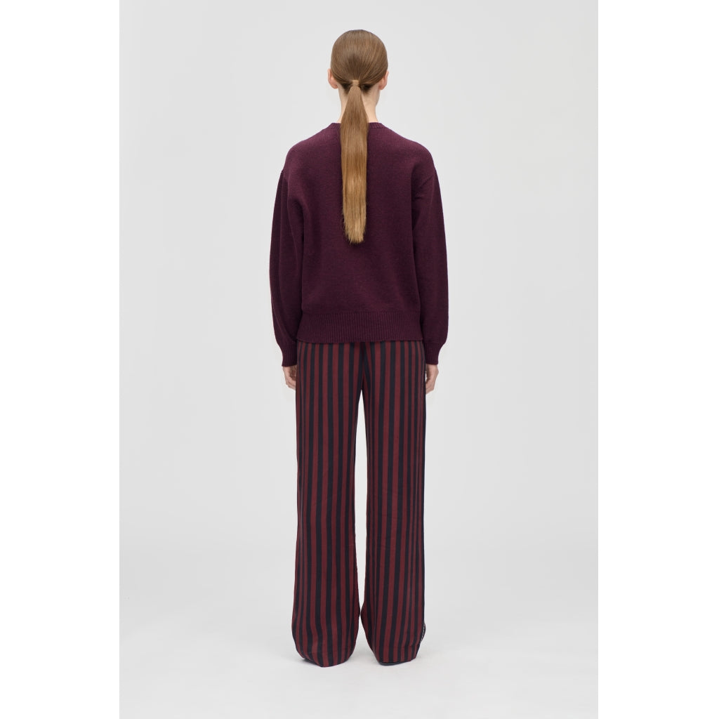 Storytelling Crewneck Sweater Burgundy