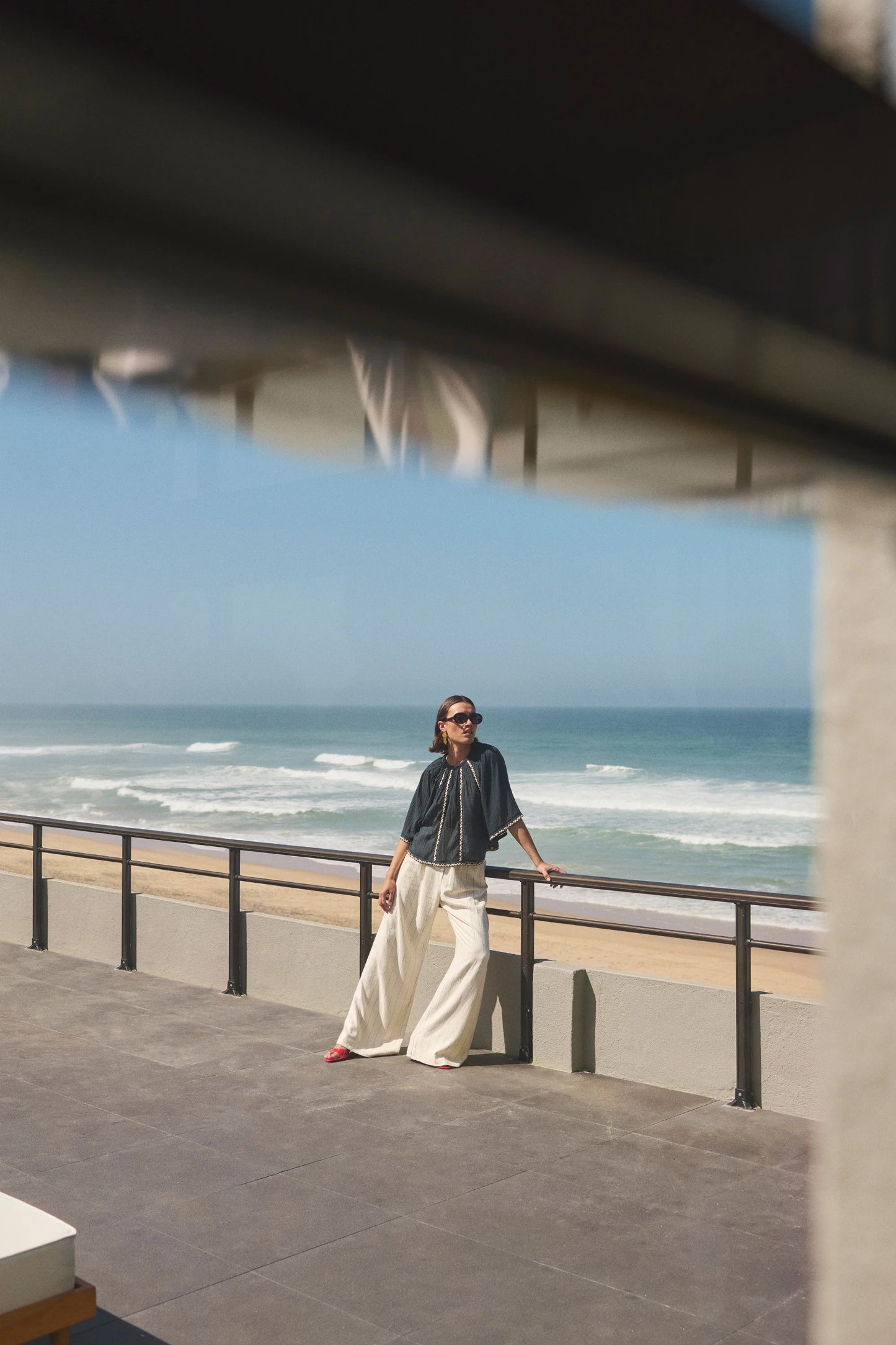 Emmi embroidery blouse Charcoal