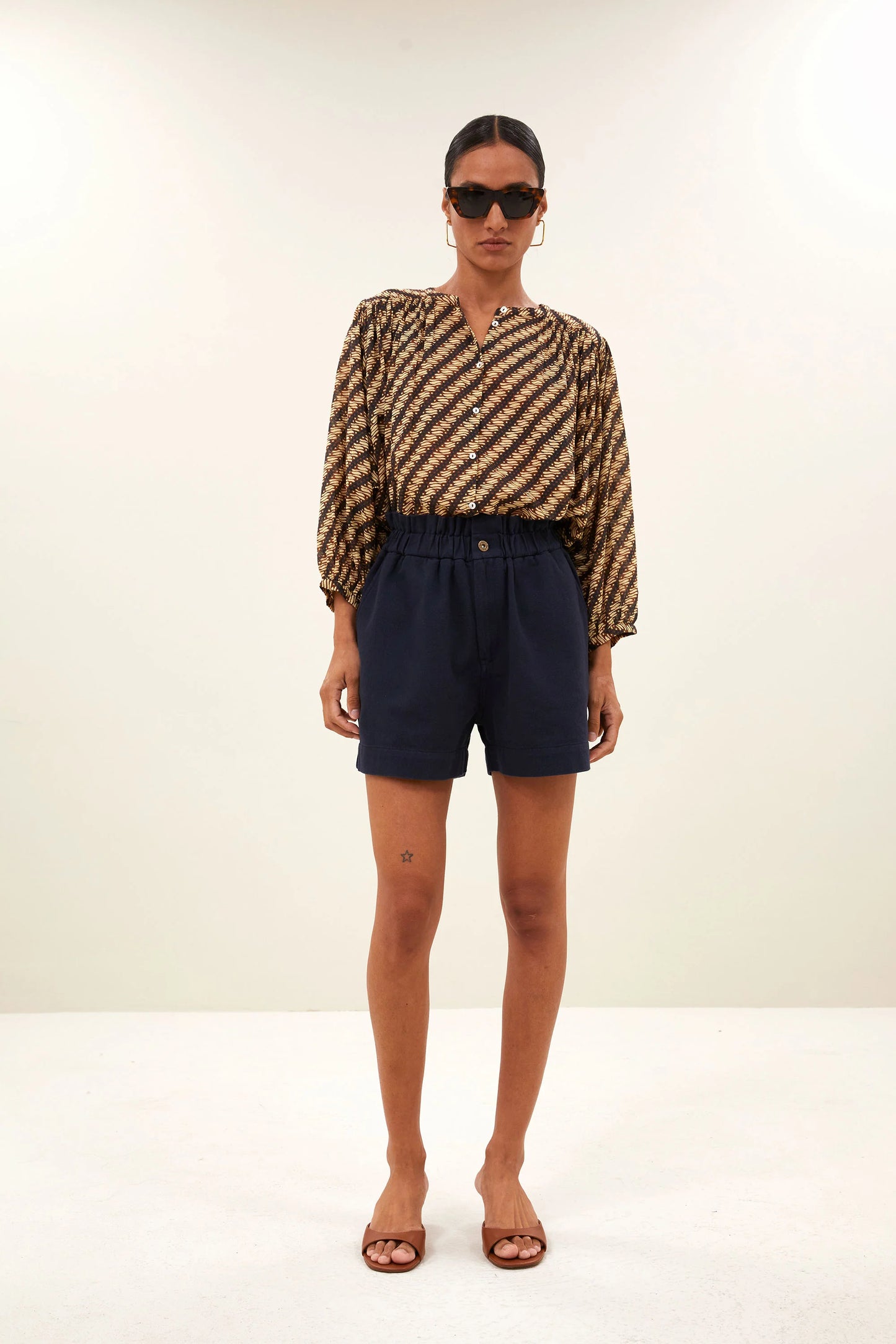 Leon twill short Captain blue
