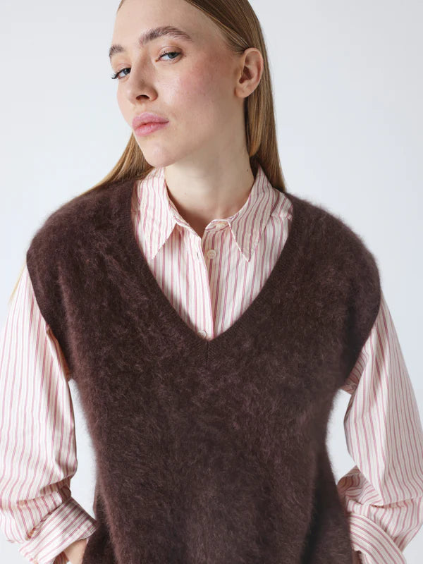 Miriam pull Brownie