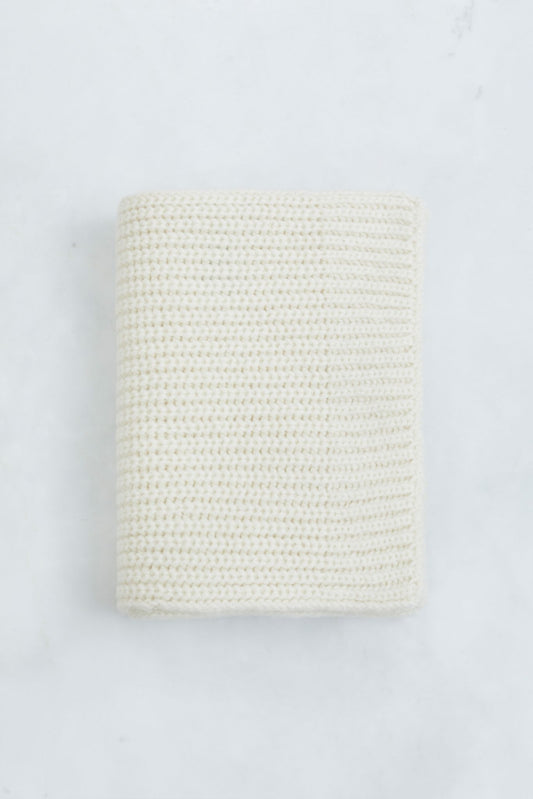 C90808 Knitted Scarf Ivory