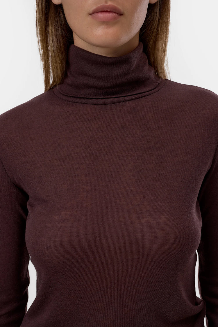 C95473 Turtle Neck Tee Brown