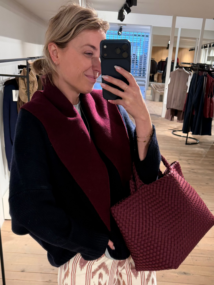 Caroline Small Yak Fig + Scarlet