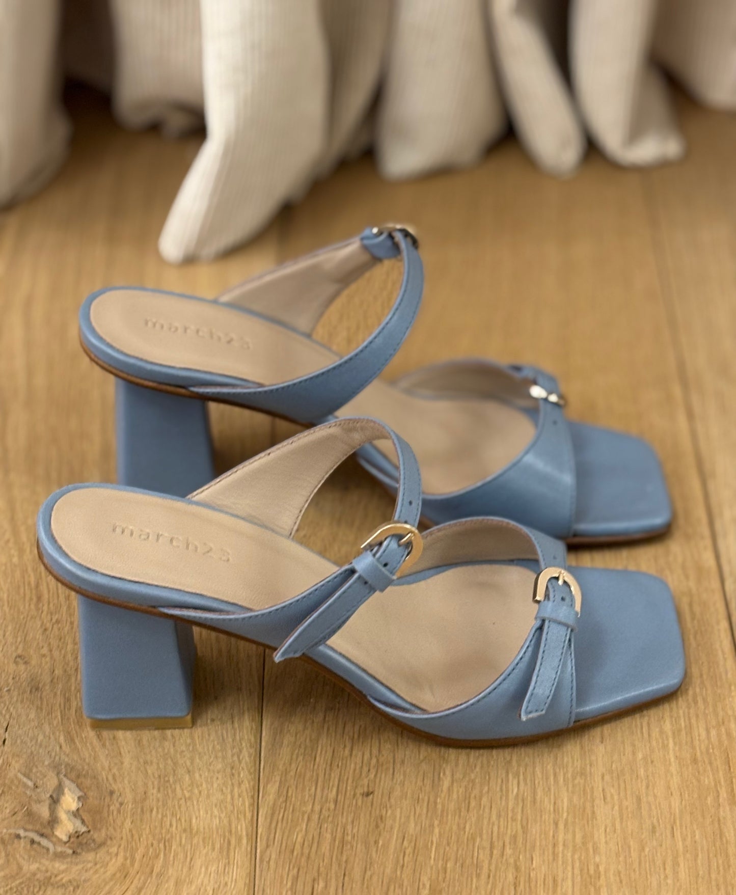 Dani sandal Sky blue leather
