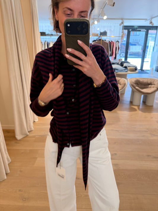 Big Triangle Burgundy Stripes