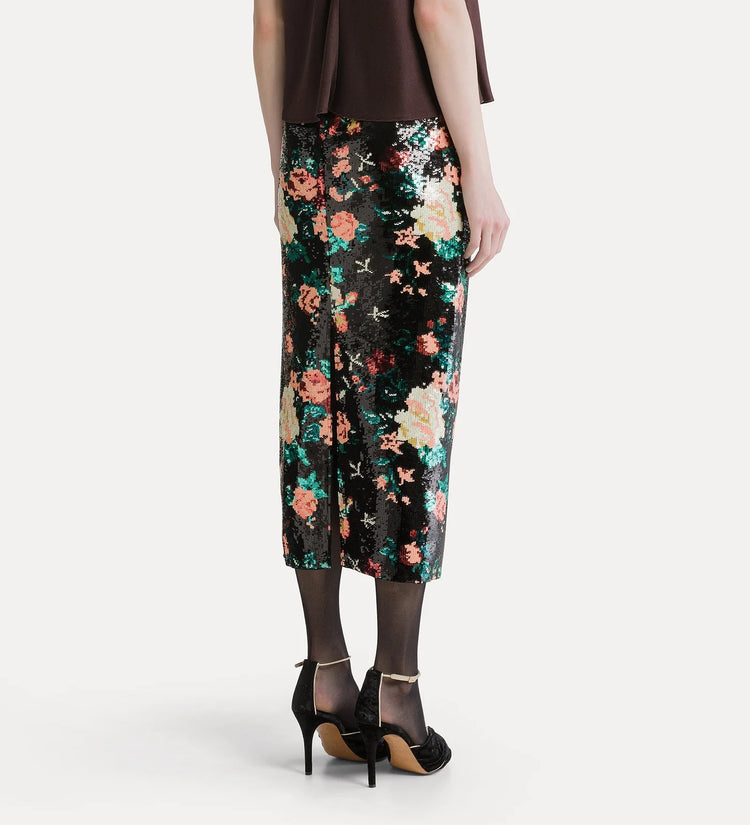 The Queens Garden Skirt Flower