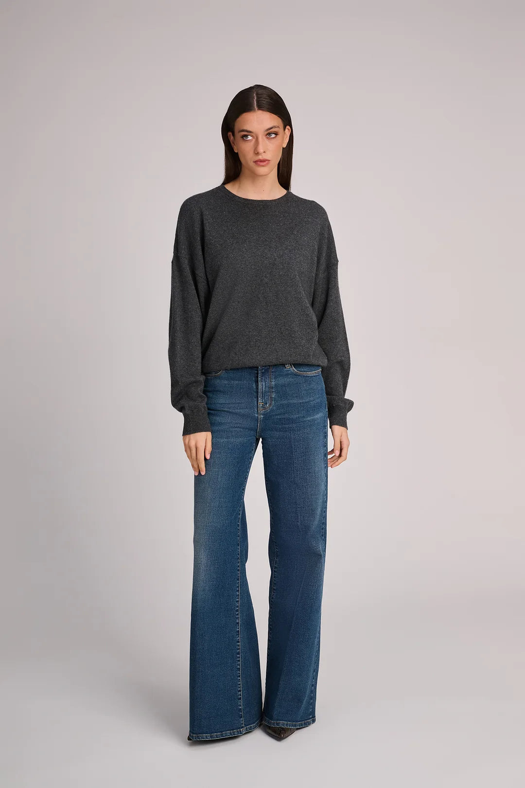 Agata Pull Dark Grey